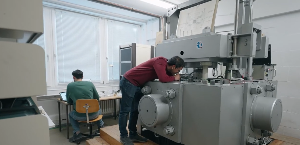 Laboratory equipment and experiment setup